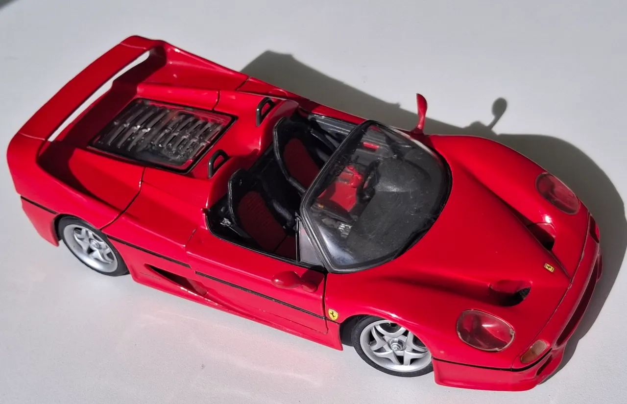 Lote de miniaturas 1/18 carros - Foto 4