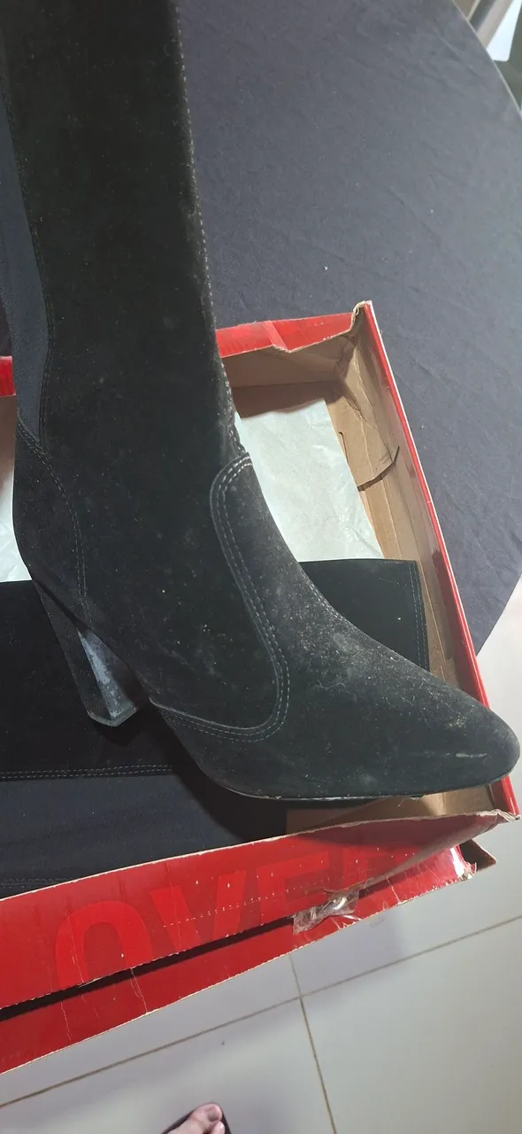 Bota de cano longo over Preta Vizzano