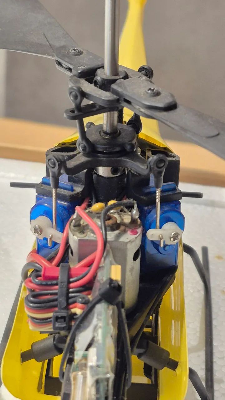 Helicóptero RC HeliMax Axe EZ - Foto 3