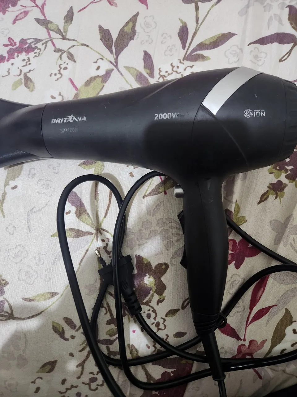 Secador de Cabelo Britânia 2000W com Íons