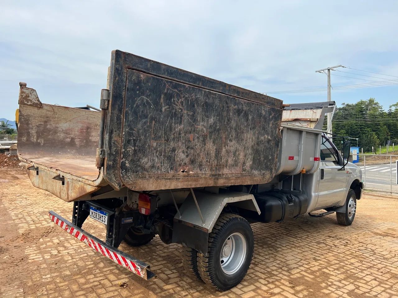 Caminhão Ford f4000 Caçamba 4x4 traçado - Foto 3