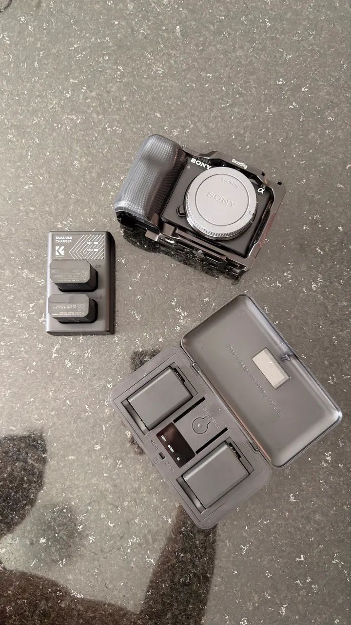 Sony ZVE-10 Semi-nova, com 4 BATERIAS e com CAGE - Foto 4