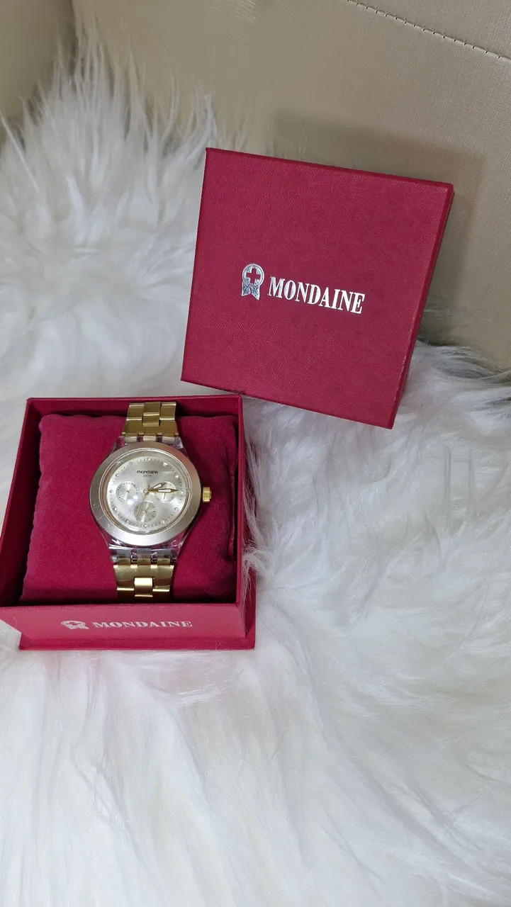 Relógio Mondaine Dourado