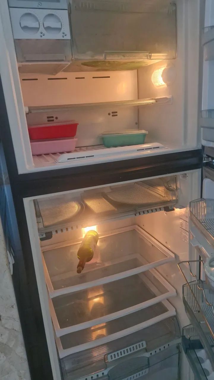 Vendo geladeira FrostFree Brastemp. - Foto 3