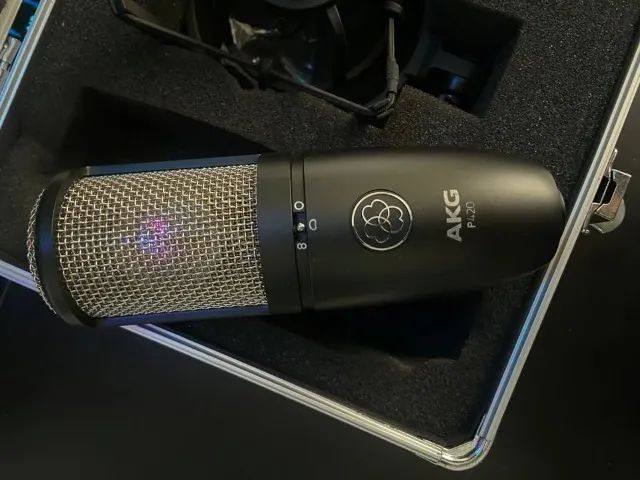 AKG P420