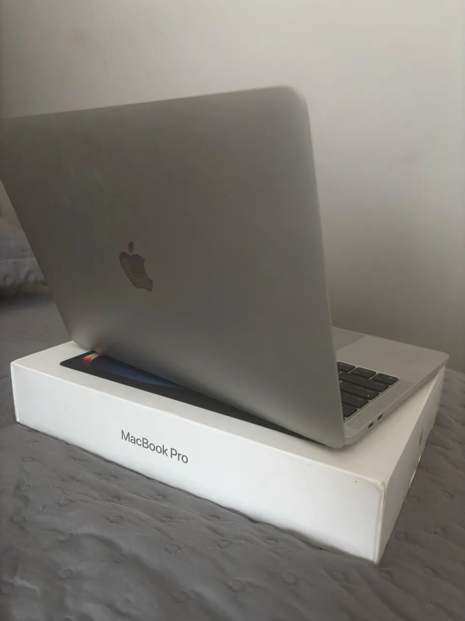 MacBook Pro M2 2022 - Foto 2