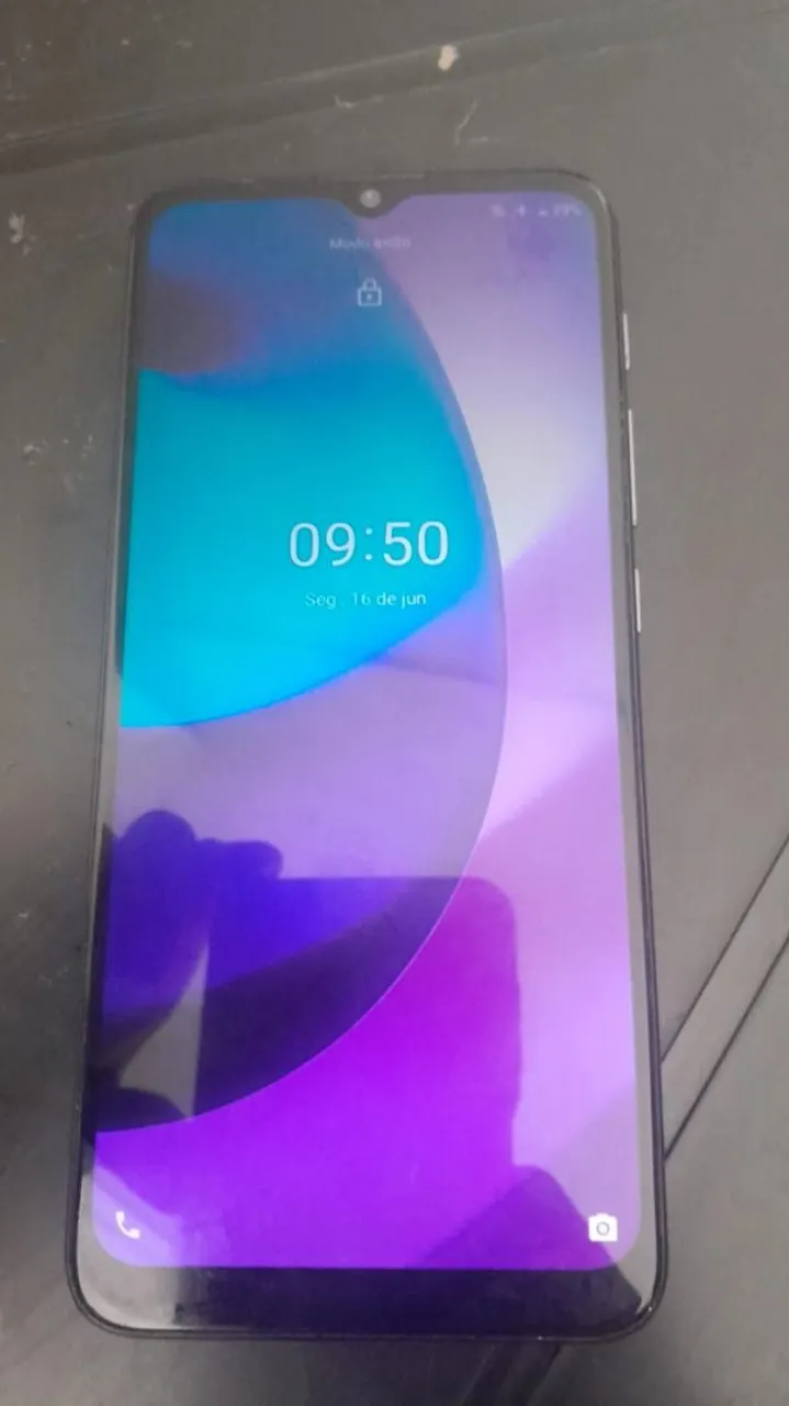 Celular Moto E20