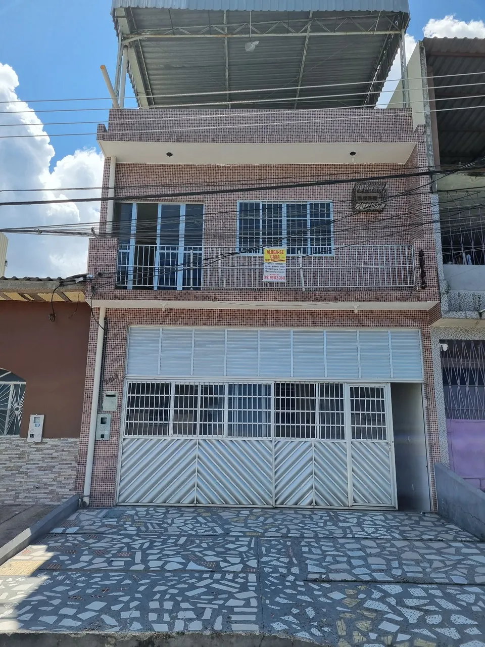 Aluga-se uma casa estilo Apartamento: Térreo e primeiro Andar