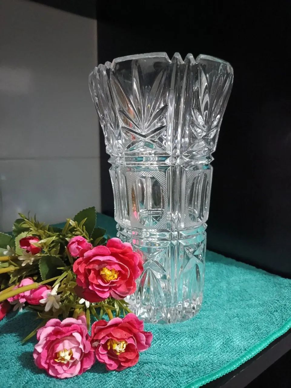Vaso Vintage em Cristal Lapidado - aproximadamente 23cm altura.