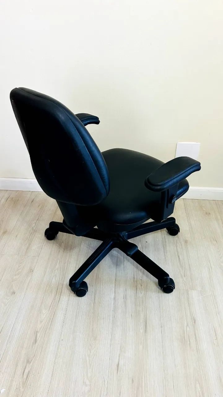 Cadeira Preta Escritório Home Office/Gamer Ergonômica - Foto 4