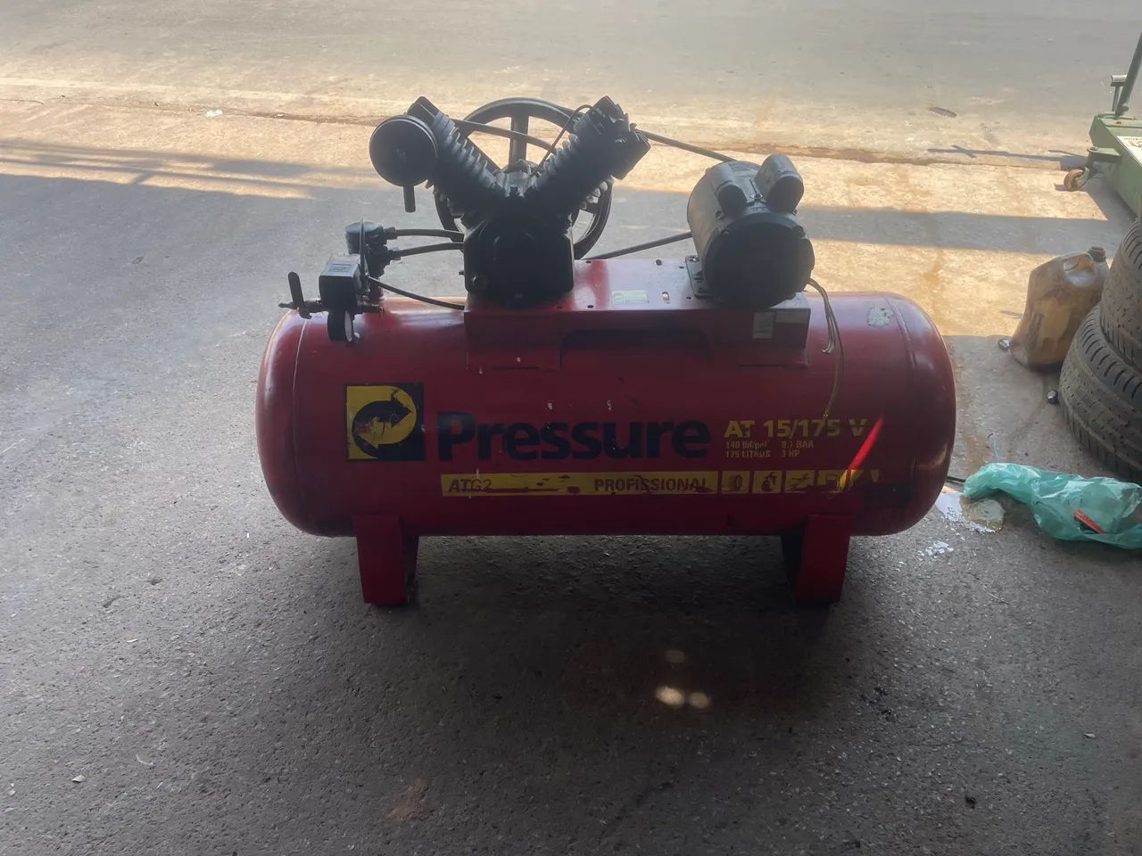 Compressor de ar profissional 175 litros 15 pés 