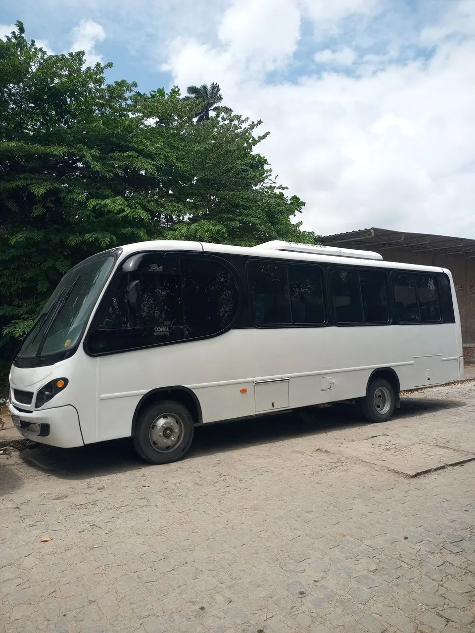 Micro ônibus Comil 2005 com ar condicionado 