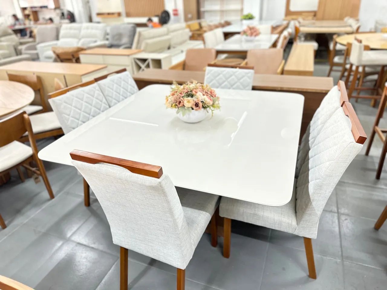 Mesa de Jantar Moderna com Cadeiras madeira 