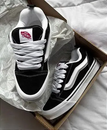 tênis Adidas e Vans - promoção