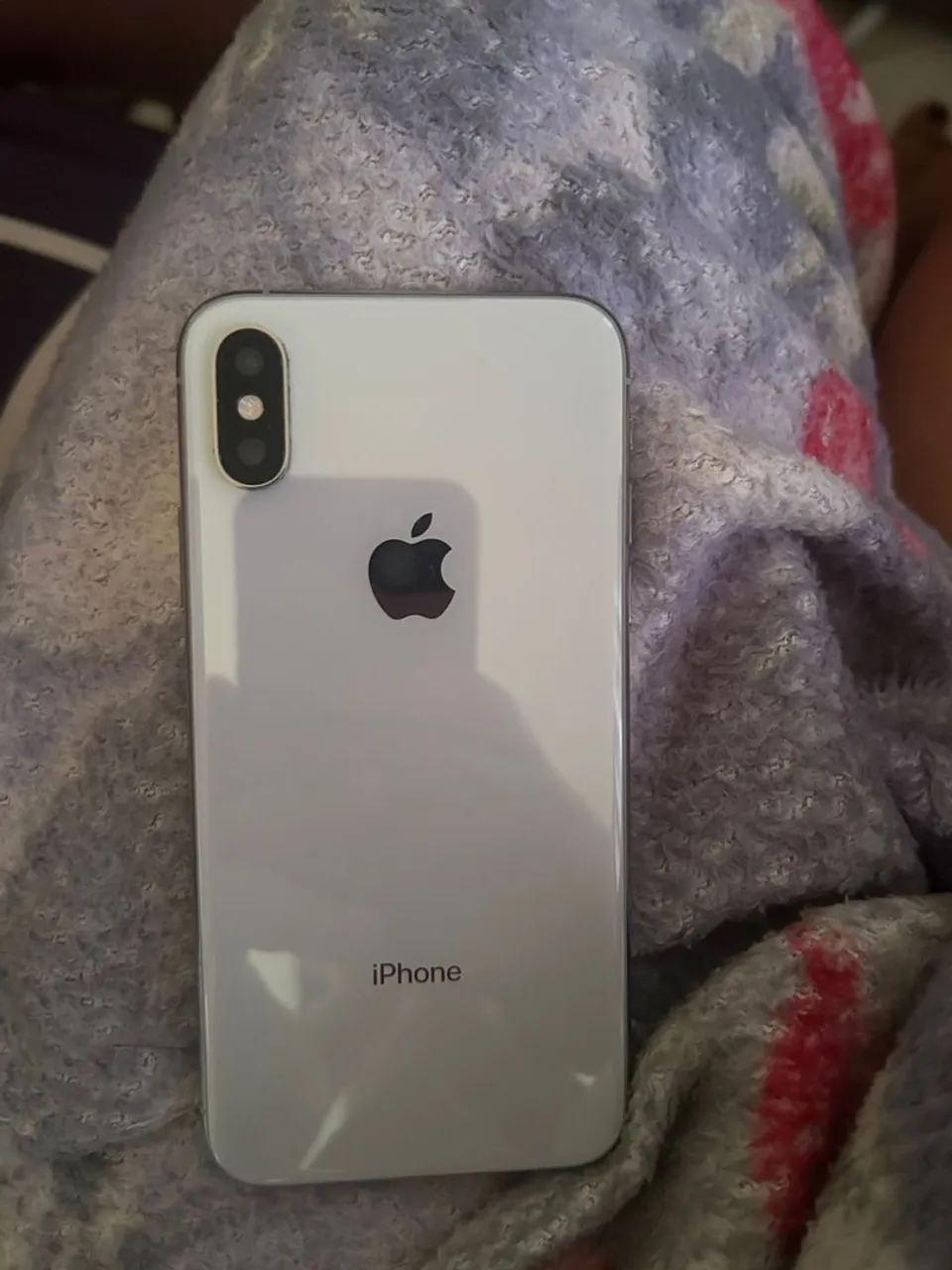 Vendo IPhone XS na cor branca, 250GB. (Retirar no local)