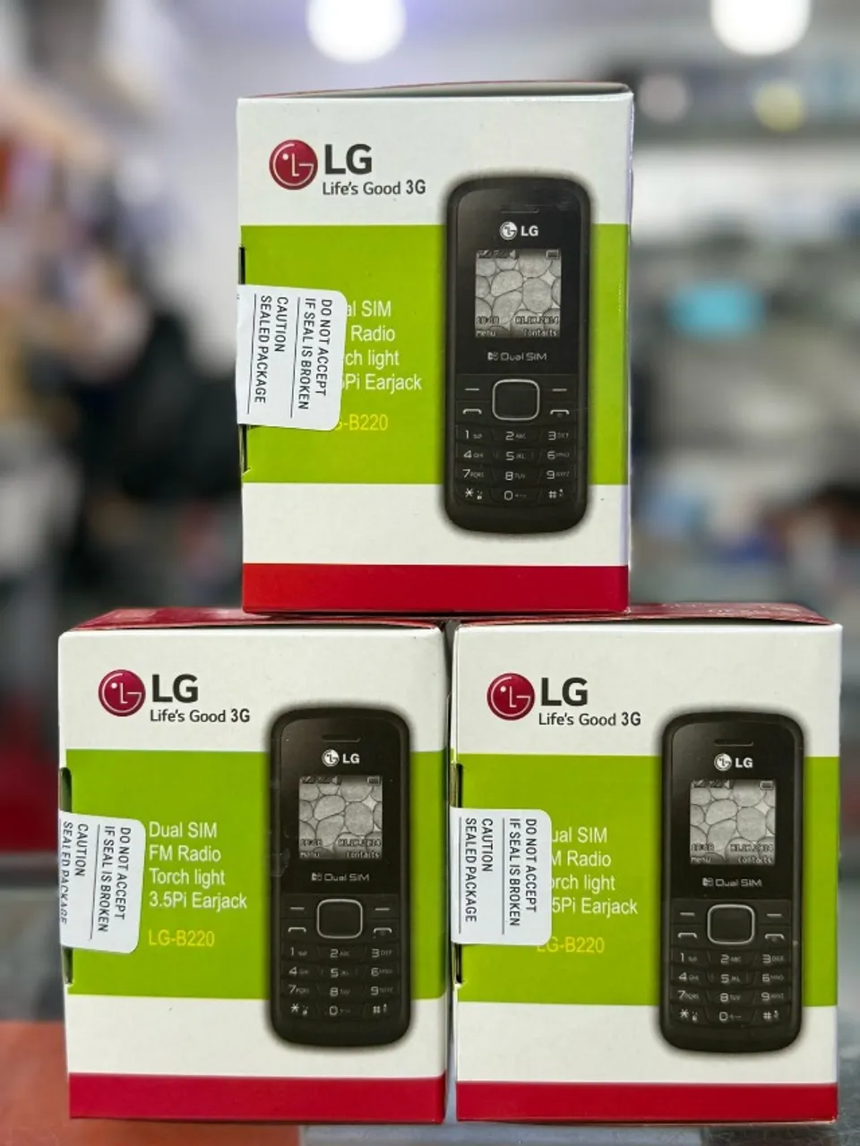 LG lanterninha 3G dualsim pega dois chips, lanterna e radio