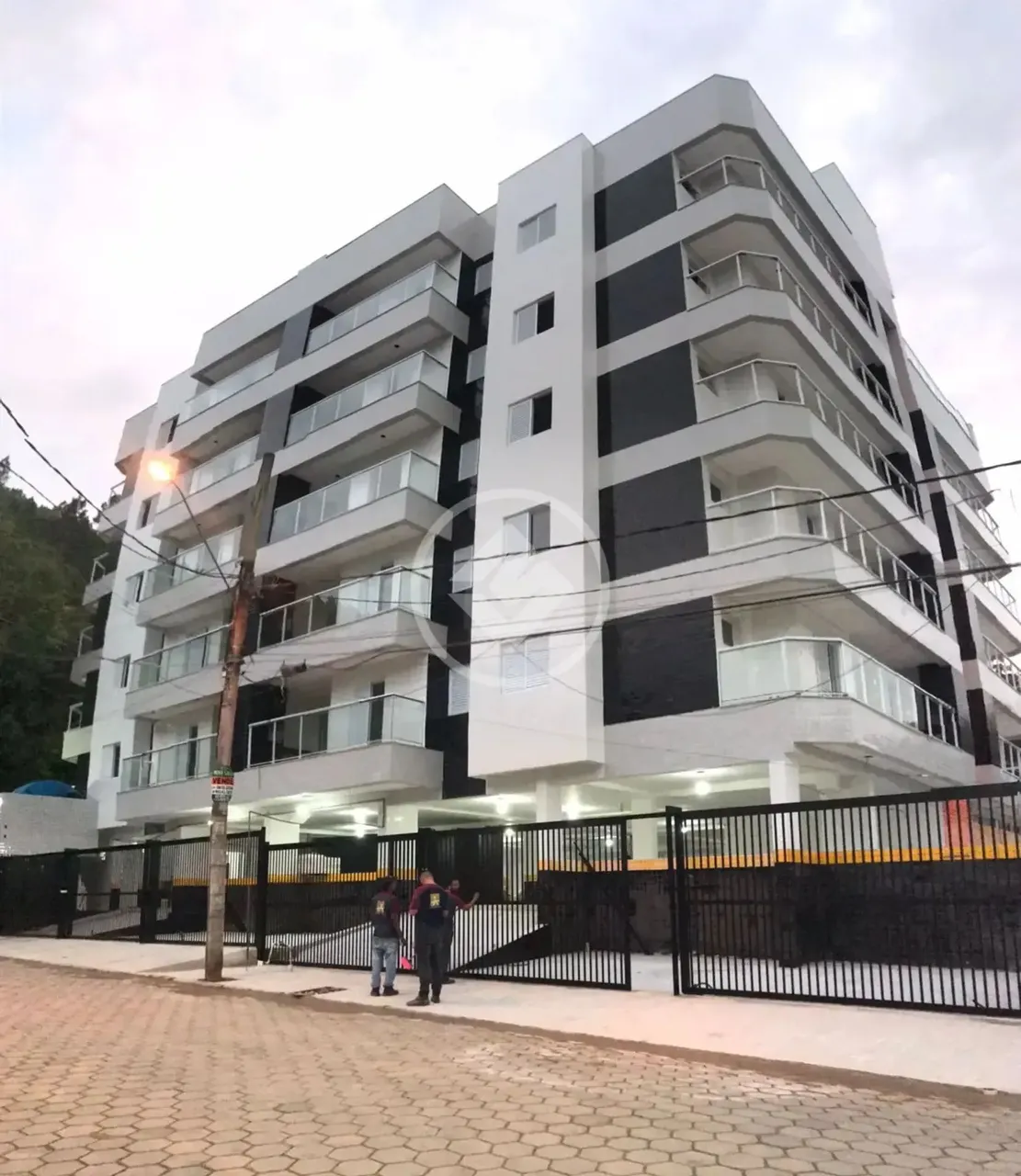 Apartamento novo na Praia das Toninhas codigo: 128684