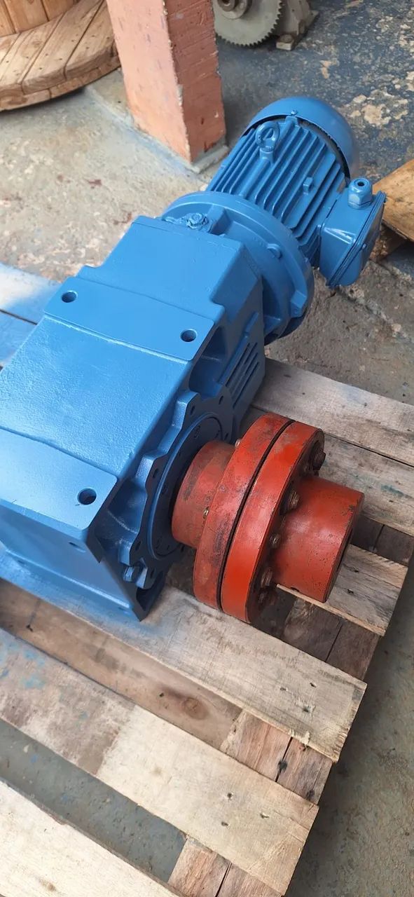 Motoredutor trifásico 4 cv redução 99.5 bonfigliole. - Foto 3