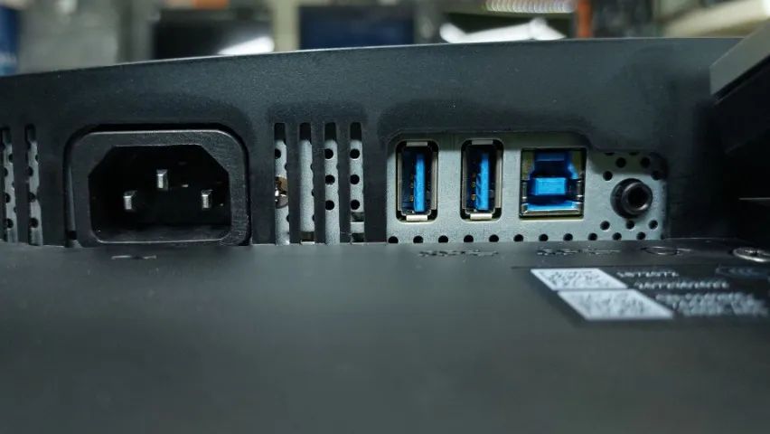 Monitor Dell S2817Q 28" 4K - Foto 2