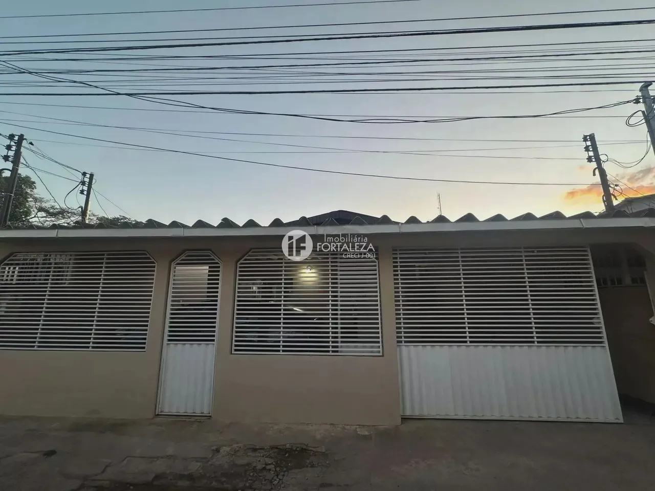 Imóvel para venda tem 178 metros quadrados com 3 quartos