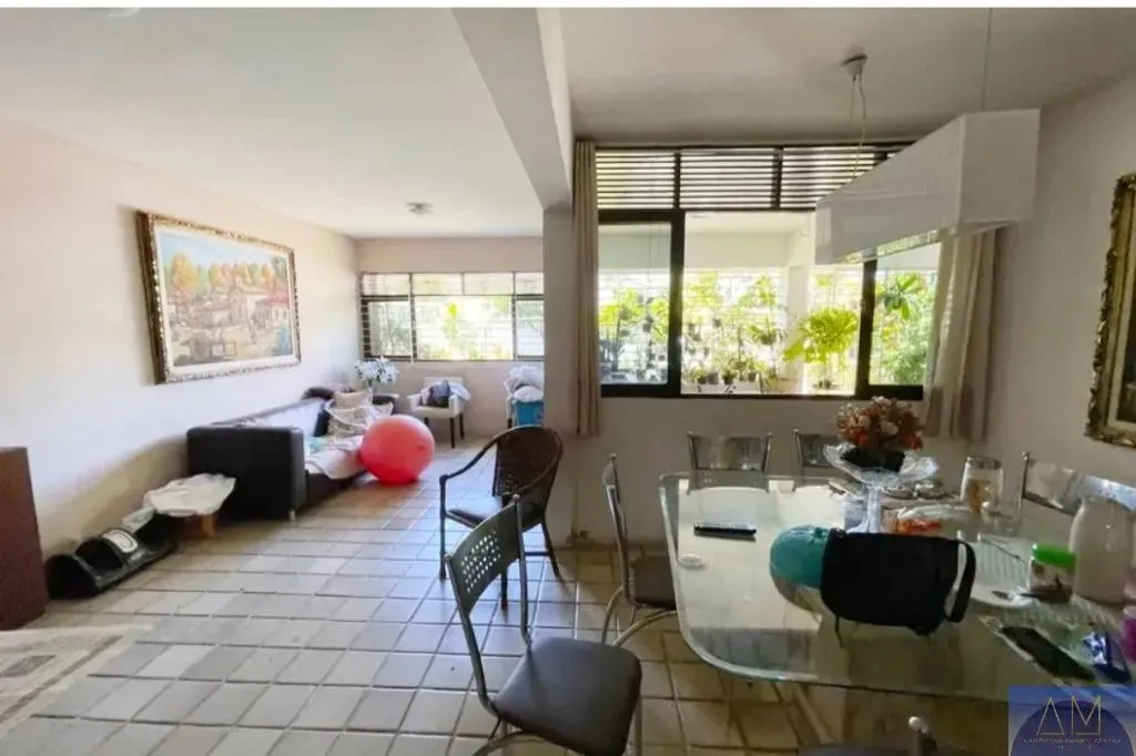 Casa à Venda em Campo Grande