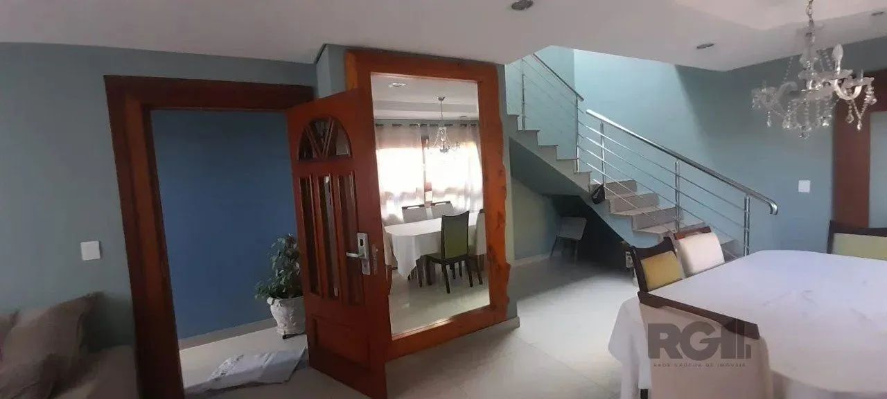 Casa com 03 quartos, sendo 01 suíte, 03 vagas de garagem. - Foto 2