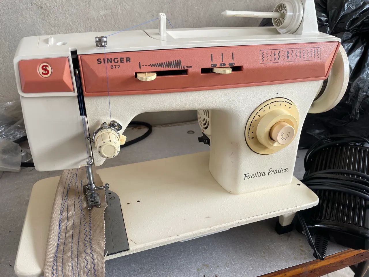 Máquina de costura Singer domestica