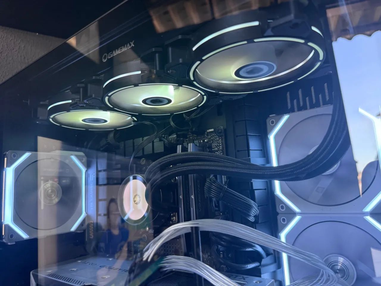 Gabinete Lian Li ROG Full Tower Gamer RGB e mais - Foto 5
