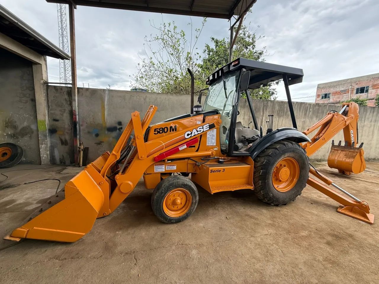 Vendo retroescavadeira Case 580M  - Foto 3