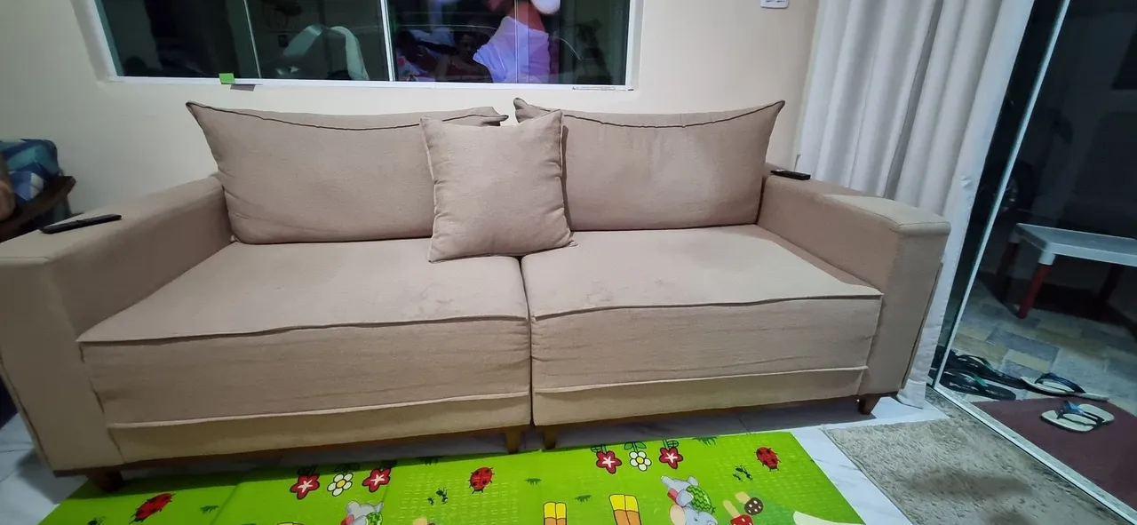 Sofá 4 Lugares Bege Confortável