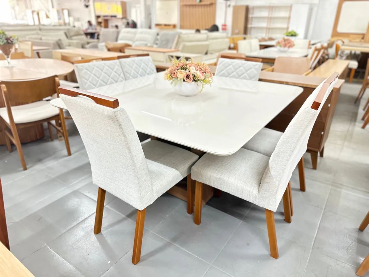 Mesa de Jantar Moderna com Cadeiras madeira  - Foto 3