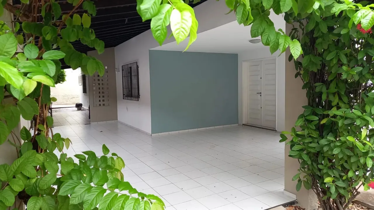 Casa na Morada do Sol reformada e bem localizada financia