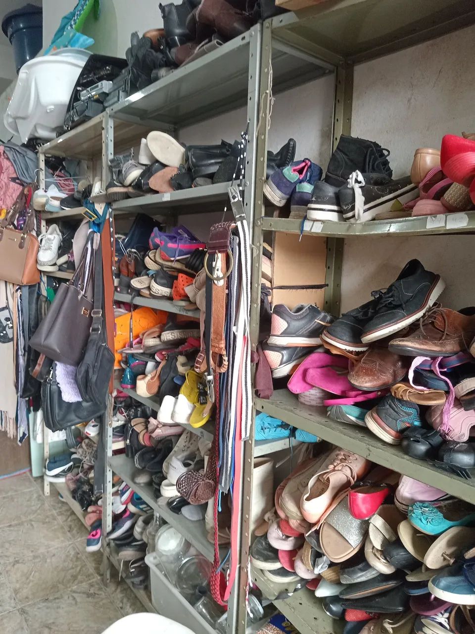 Peças de roupas variadas a partir de 1 real,para revender em bazar . - Foto 2