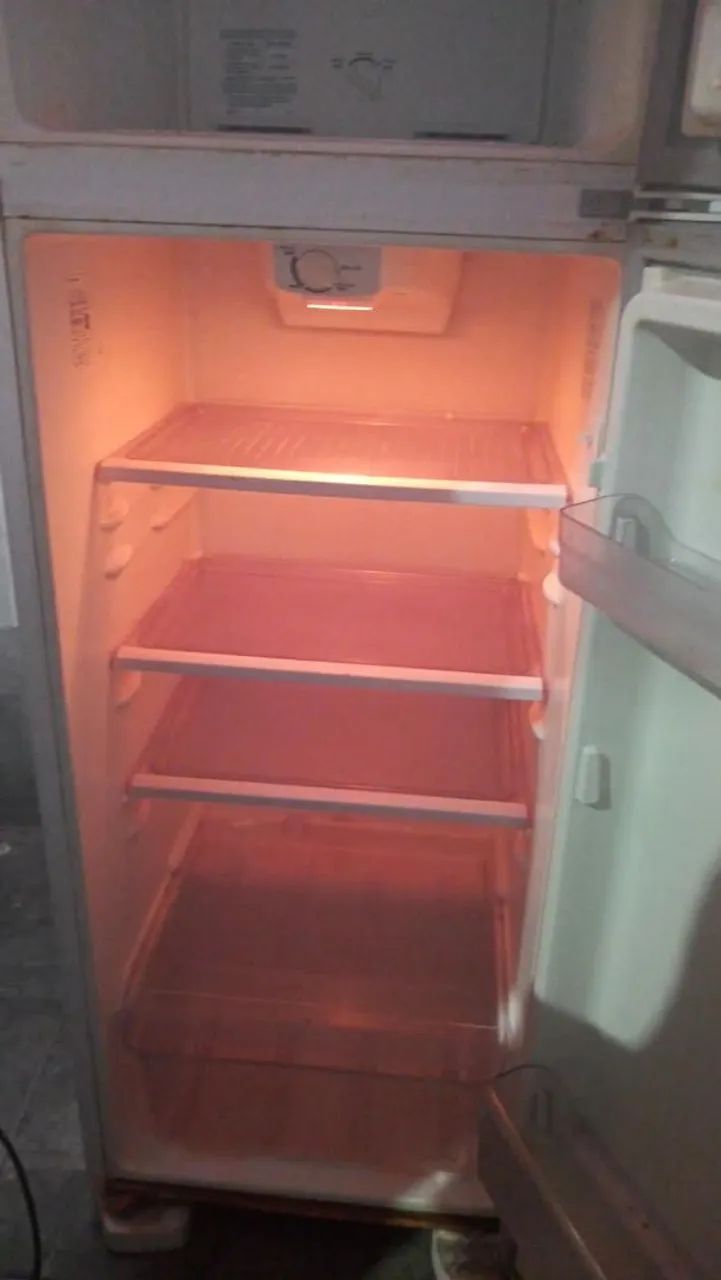 Geladeira Electroluxs em perfeito estado funciona perfeitamente  - Foto 5