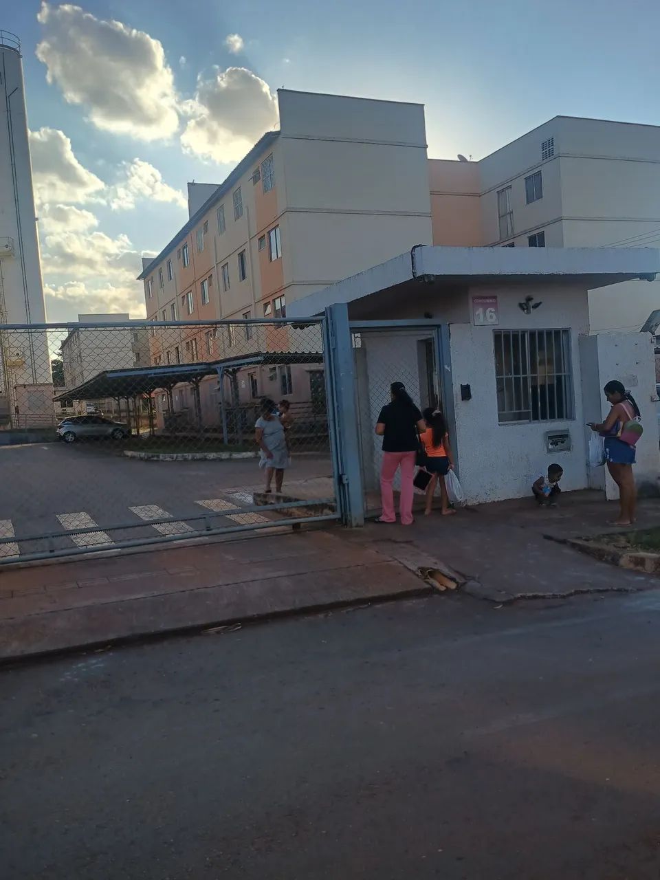Alugo apartamento 