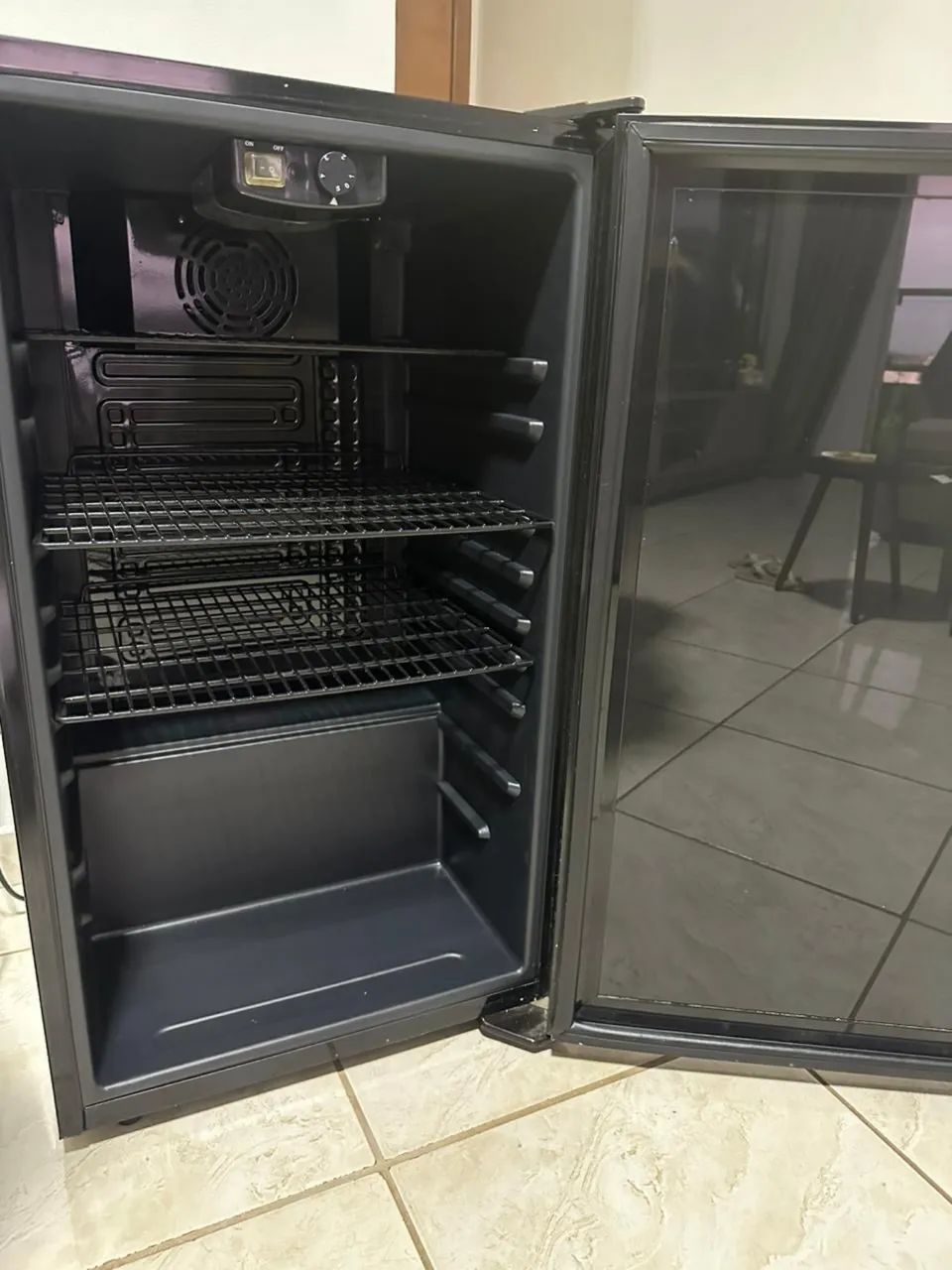 Cervejeira e frigobar 