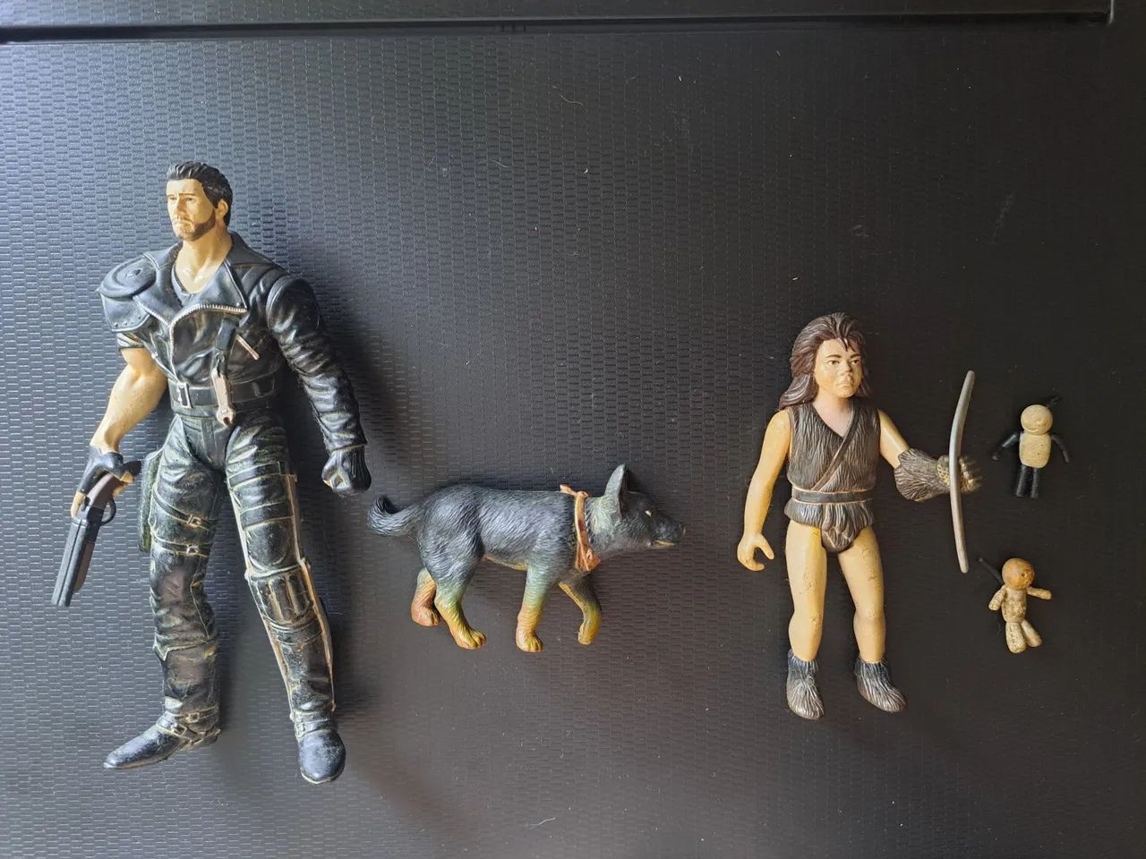 Figuras do filme Mad Max: The Road Warrior de George Miller com
