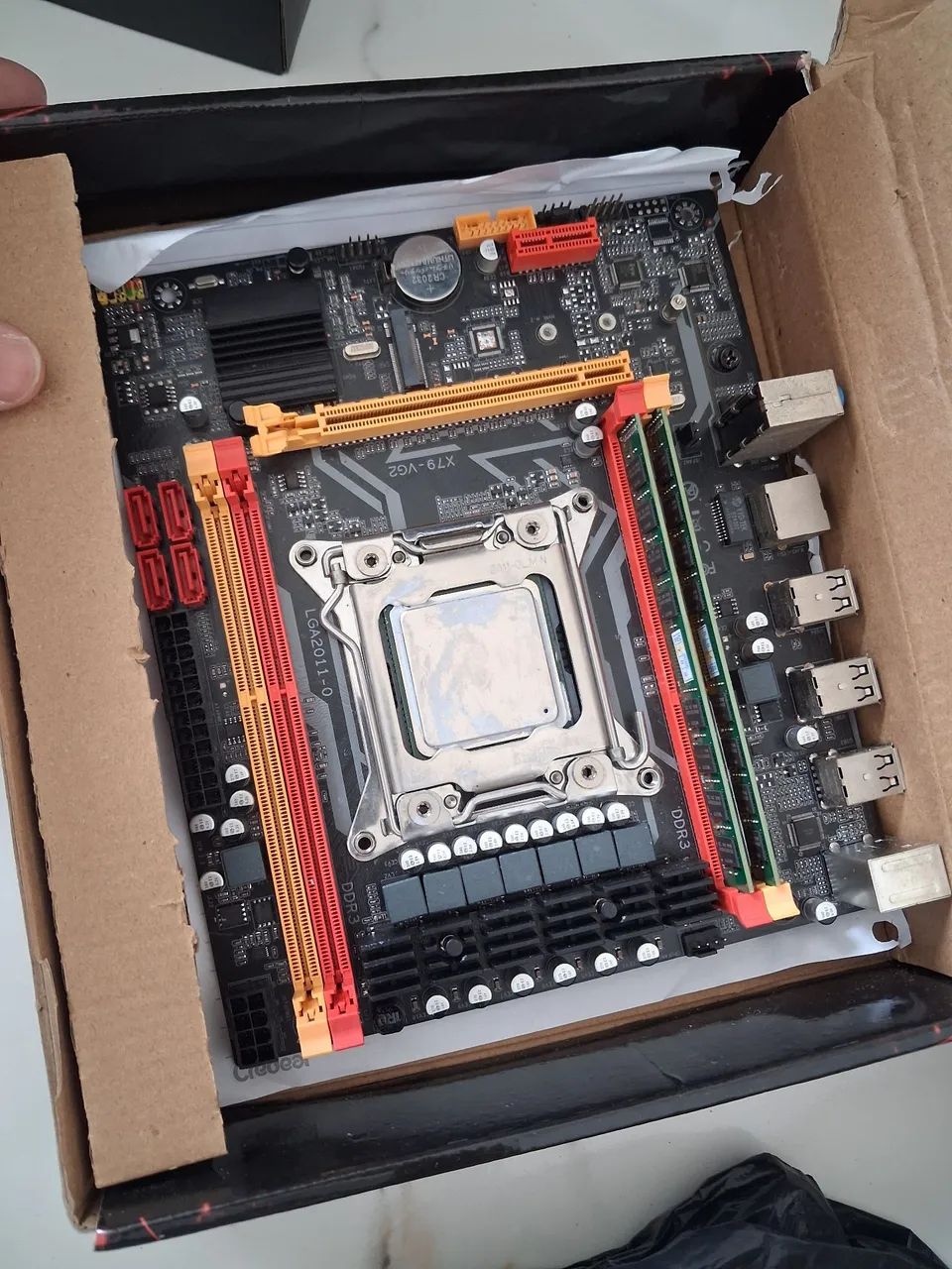 Placa mãe x79+ processador xeon E5 2896 mais pentes de 8 gb