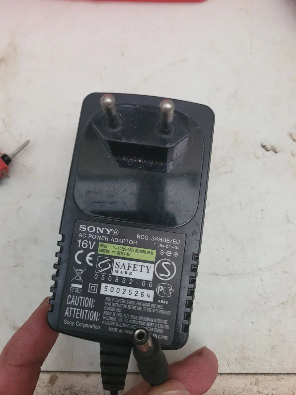fonte usada original da Sony (Modelo: BCG-34HUE) 