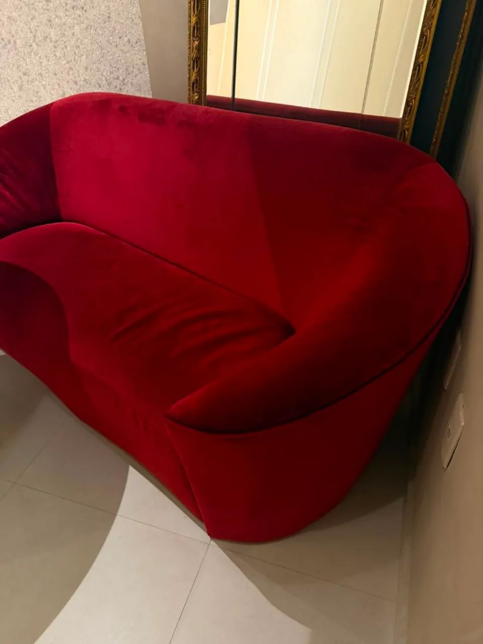 Sofá veludo vermelho 1.80cm