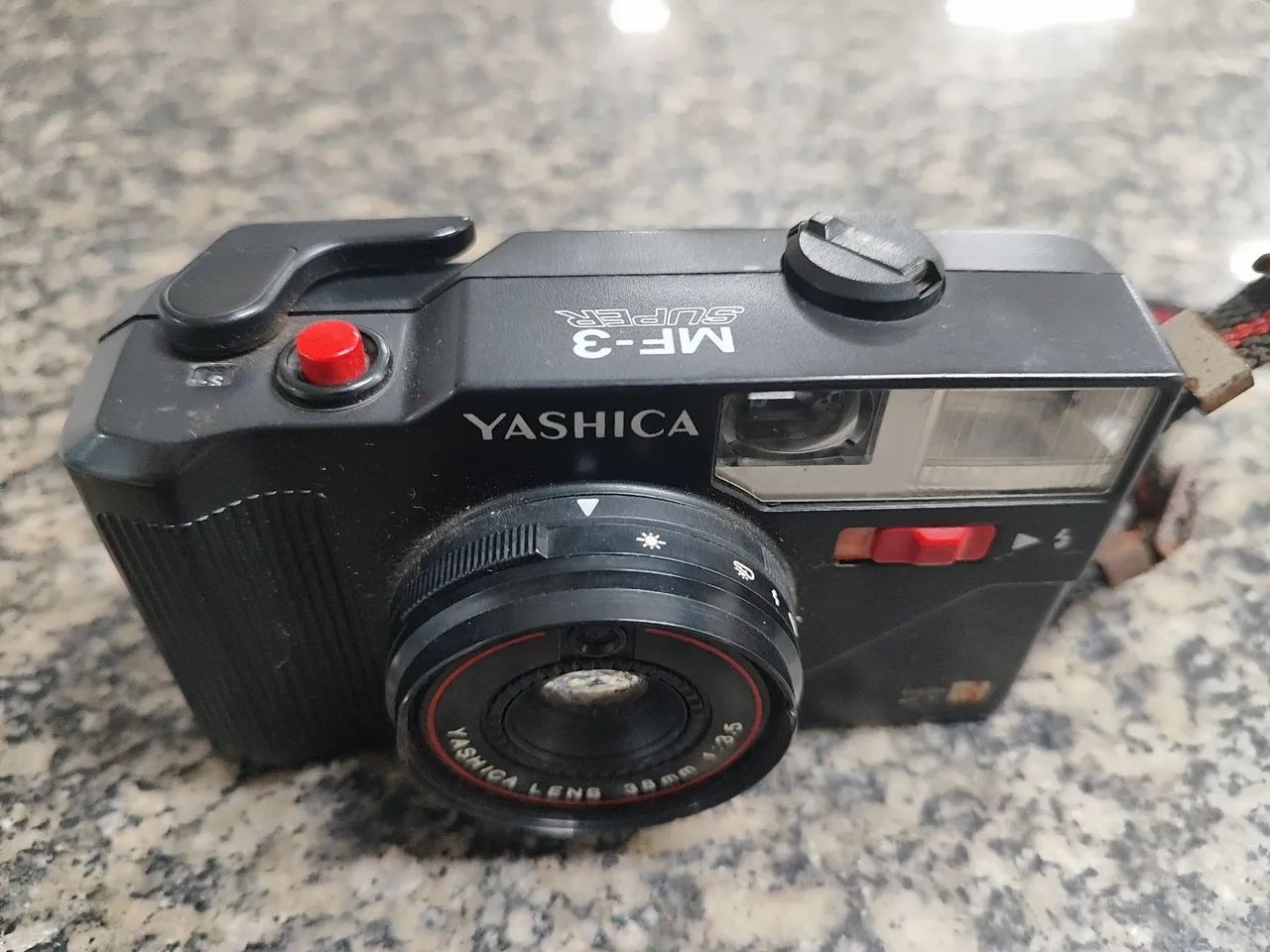 Câmera Analógica Yashica.