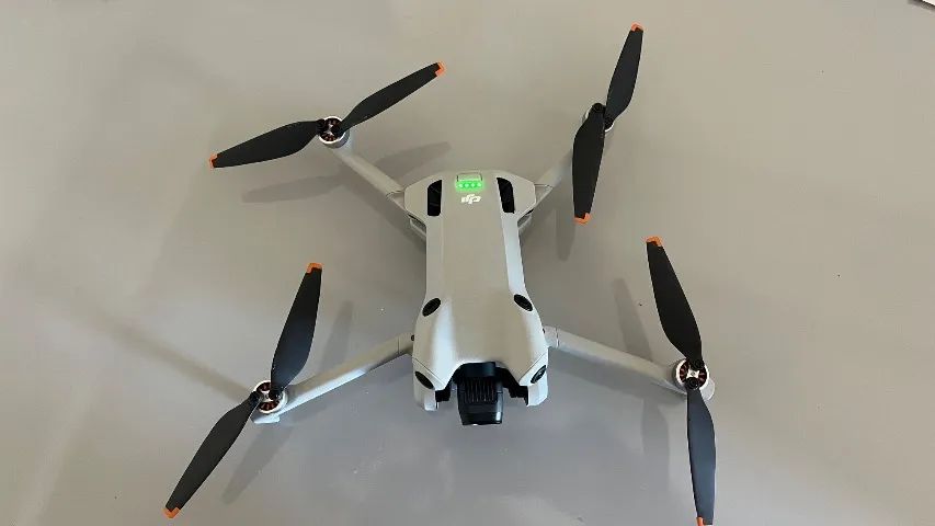 Drone Dji Mini 4 Pro Rc2 Fly More Combo 34m Br Dji043 Cinza - Foto 4
