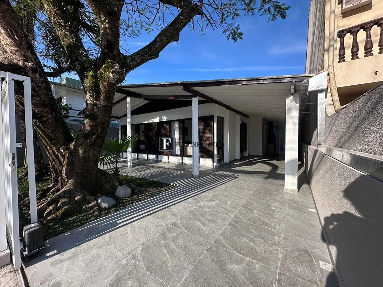 Casa com piscina e 03 quartos em Praia de Leste - Foto 2