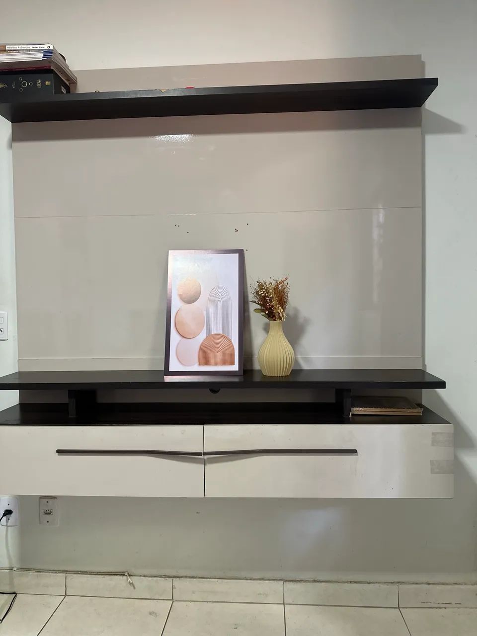 Painel de TV + Rack com Prateleira - Freijó e Branco - Foto 2