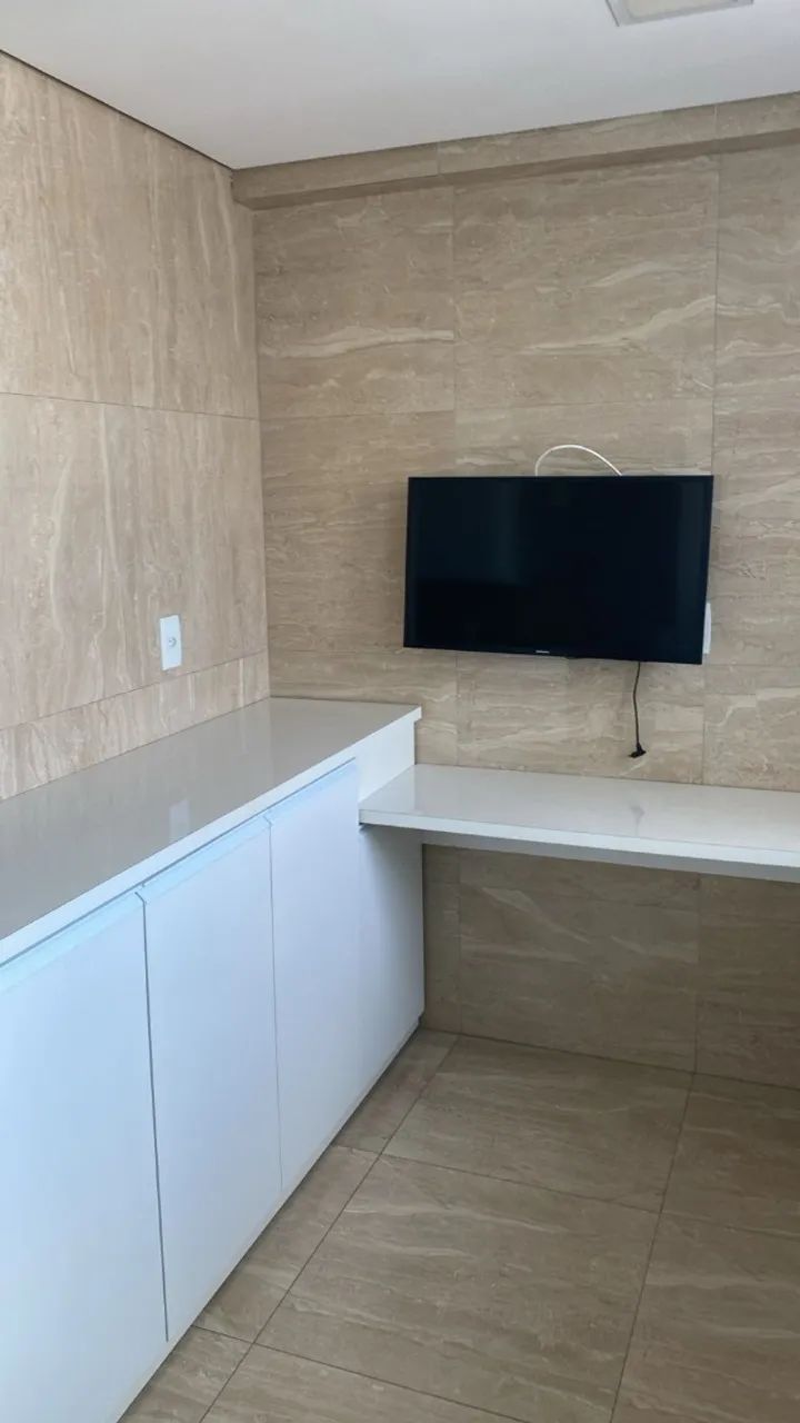 Alugo apartamento com 3 quartos mobiliado.