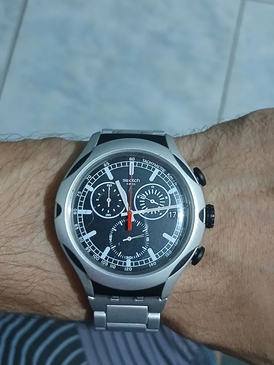 o Swatch Black Energy YYS4000AG