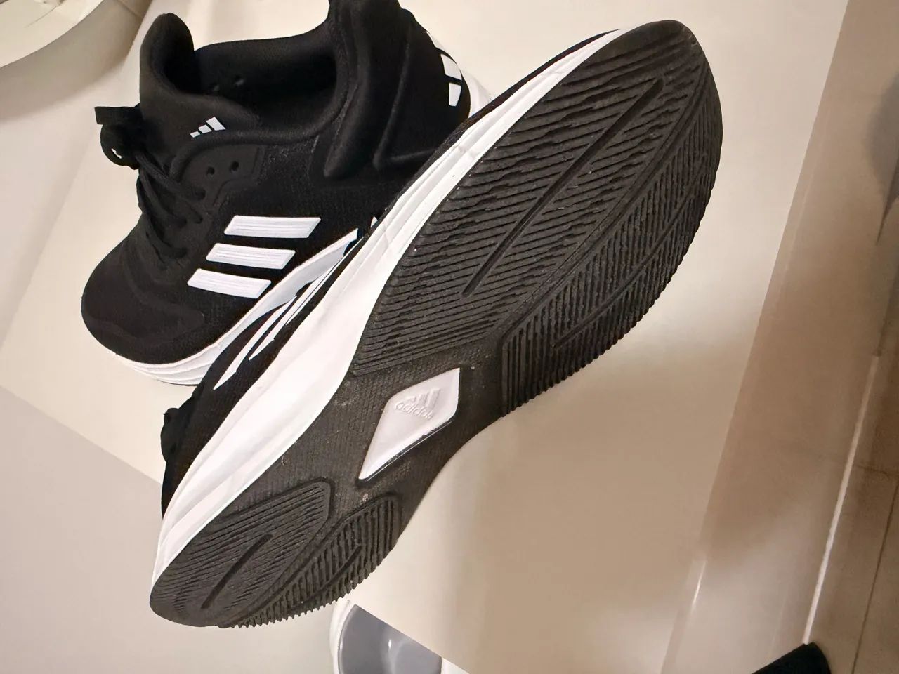 Tênis Adidas 38 e 39 - Foto 4