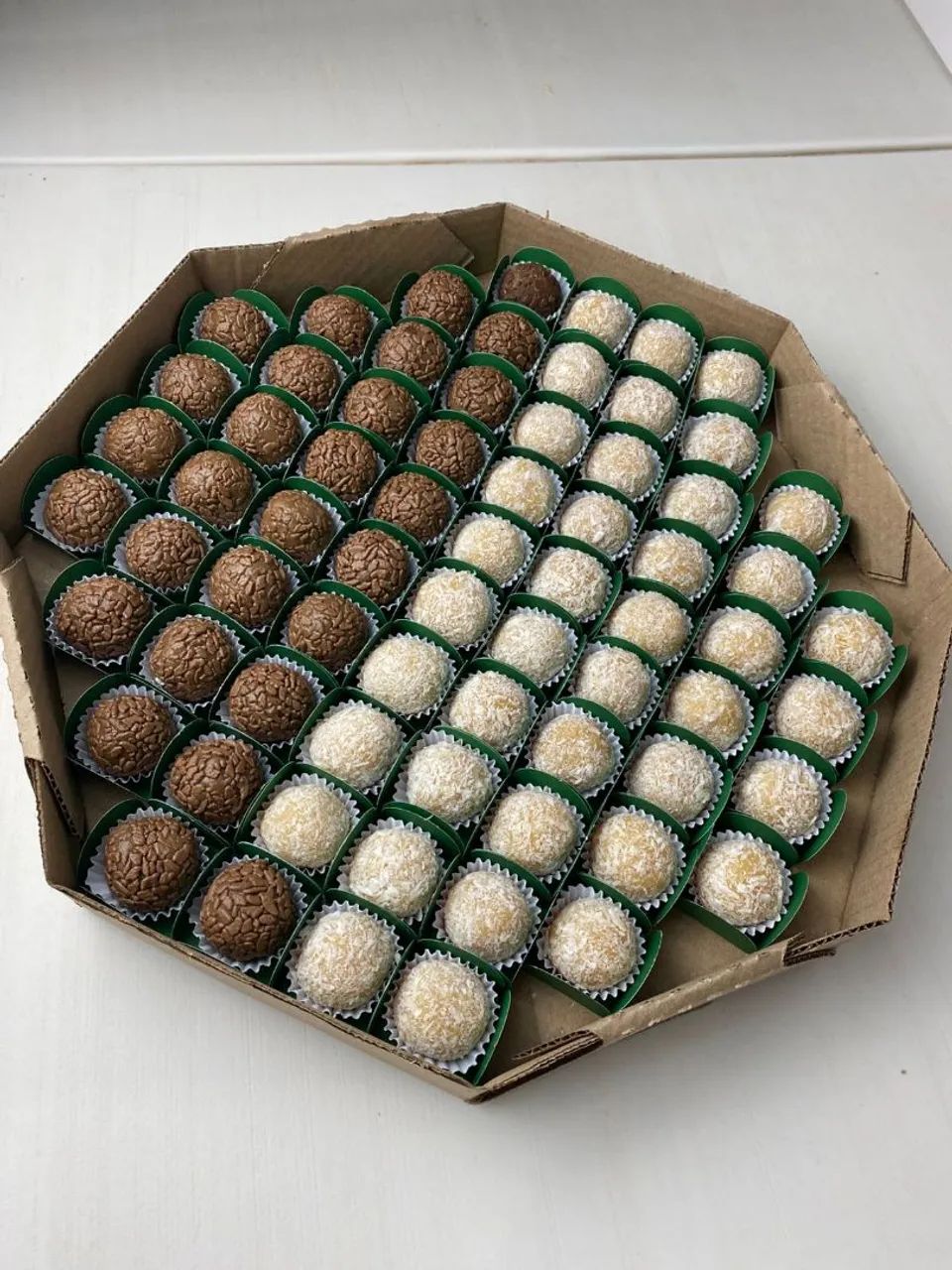 Docinhos e salgadinhos para festa - Foto 3