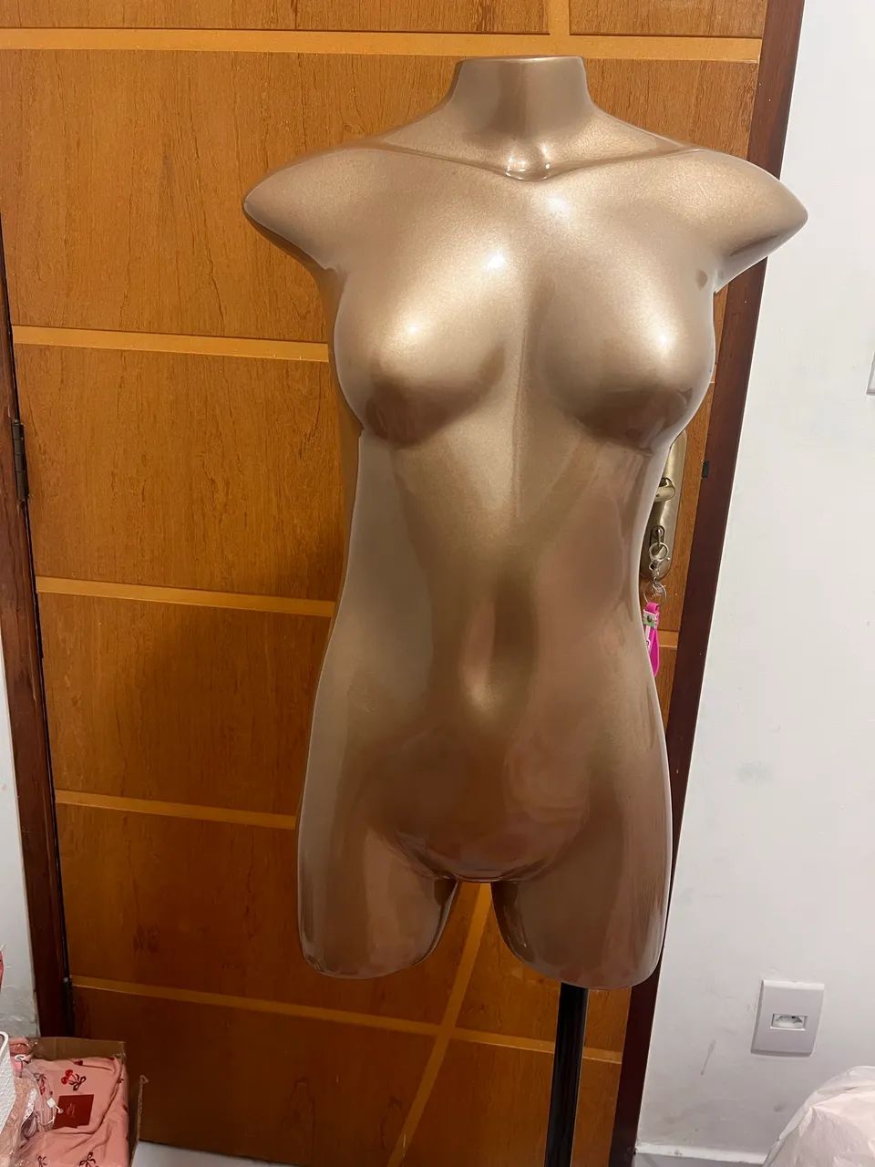 Manequim Busto Dourado + Pedestal 