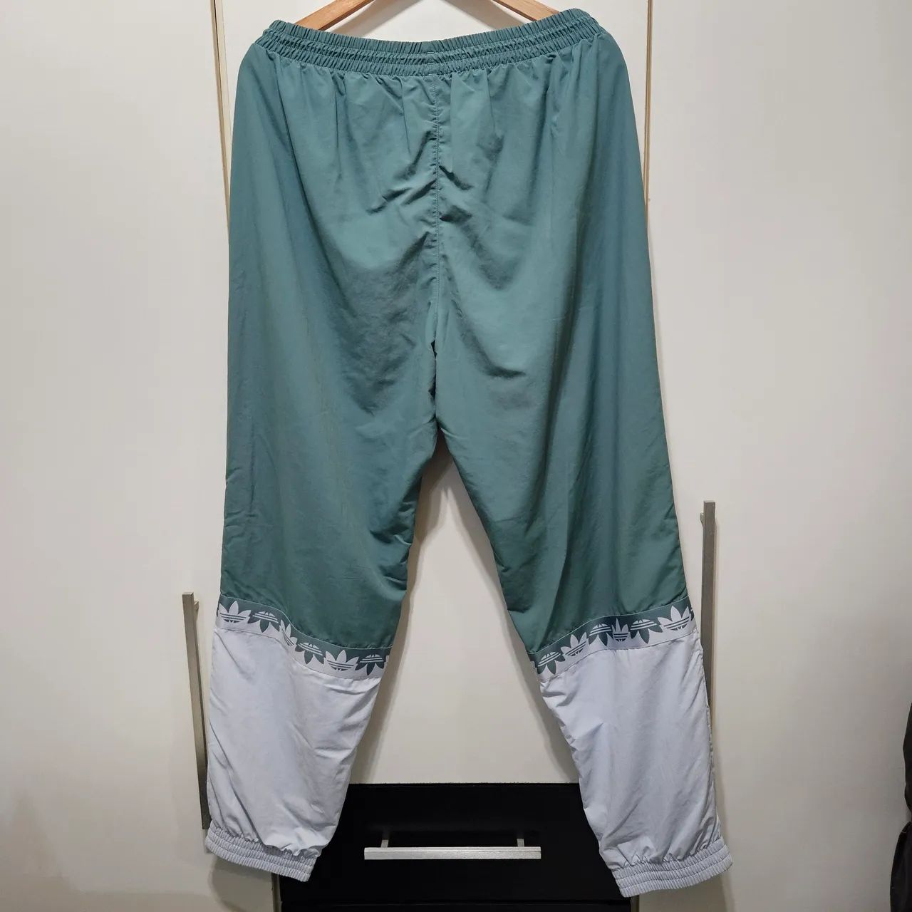 Calça XG ADIDAS Adicolor Sliced Trefoil - Foto 4